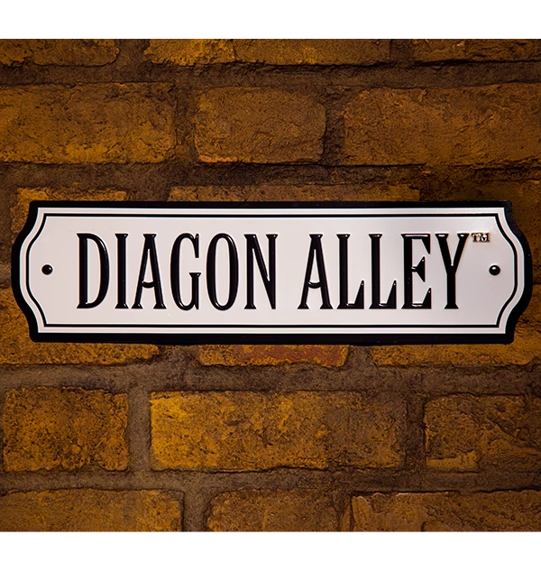 Warner Bros Diagon Alley Tin Street Sign