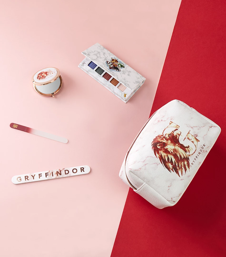 Warner Bros Gryffindor Cosmetics Bag Bundle