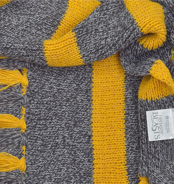 Warner Bros Vintage Hufflepuff Scarf